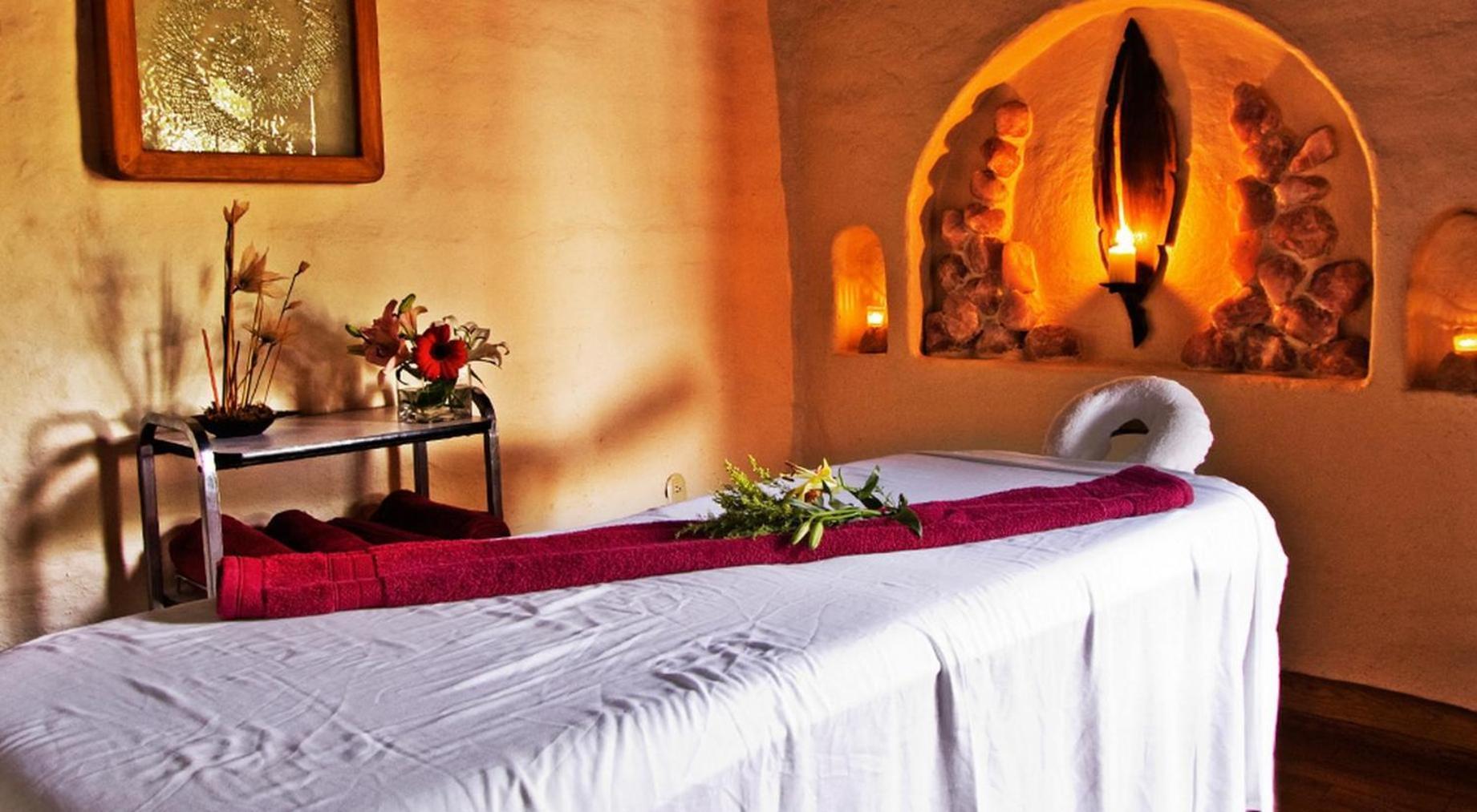 Hostal De La Luz - Spa Holistic Resort Тепостлан Экстерьер фото